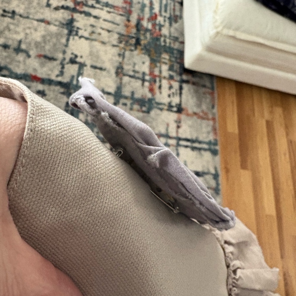 Vintage Rose Wraps Ruffle Bag - Picture 8 of 9
